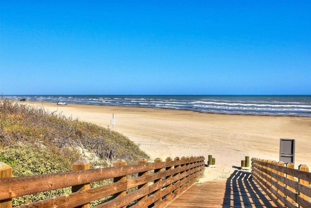 Вилла Blowfish Bungalow Rooftop Balcony, Boardwalk To Beach Порт-Аранзас Экстерьер фото